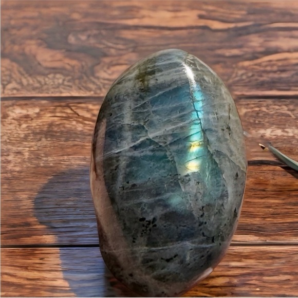 Large Natural Labradorite Worry Stone - Picture 3 of 13